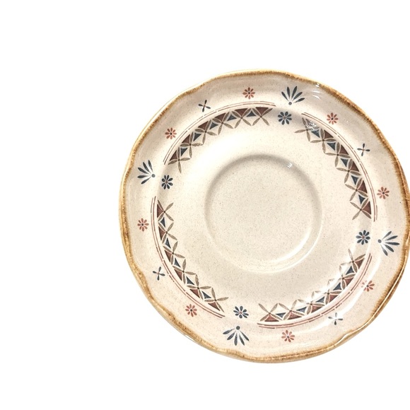 Vintage International Stoneware Japan Saucers (Set of 4) | Folk-Inspired Pattern - Picture 10 of 13